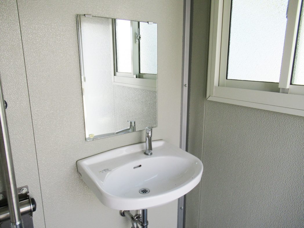 【中古】多機能トイレ　水洗式　ウォシュレット付の写真5