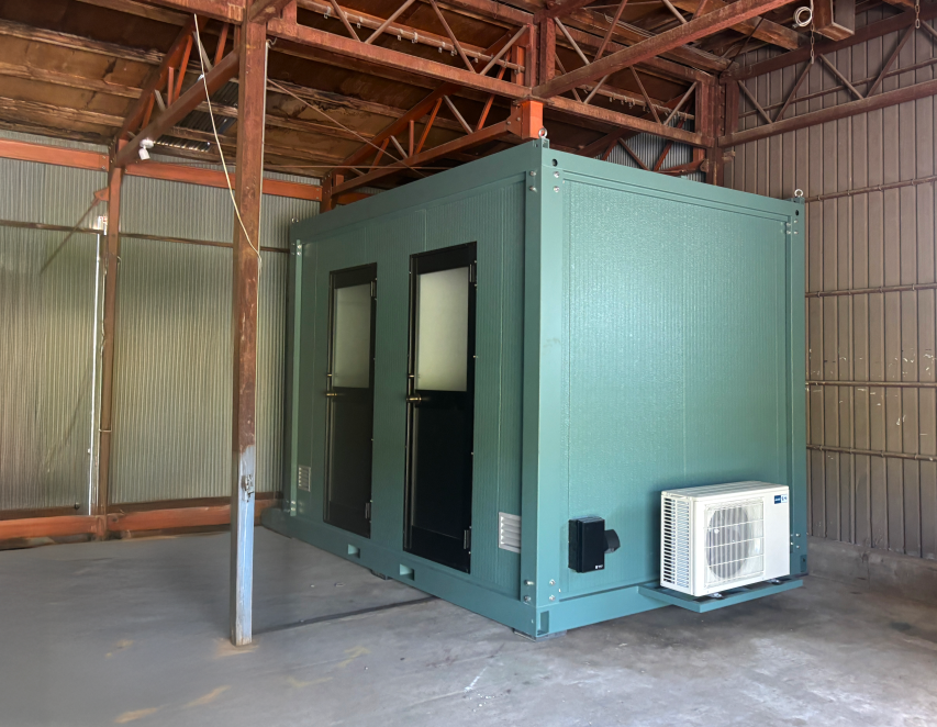 ユニットハウス設置後の外観　事務所での使用の設置例