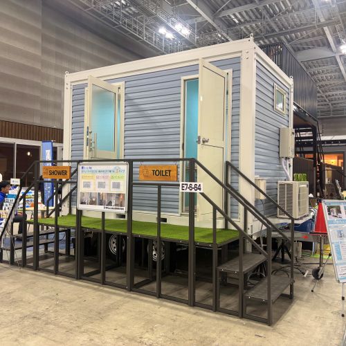 ３６型トイレ＆シャワートレーラー
