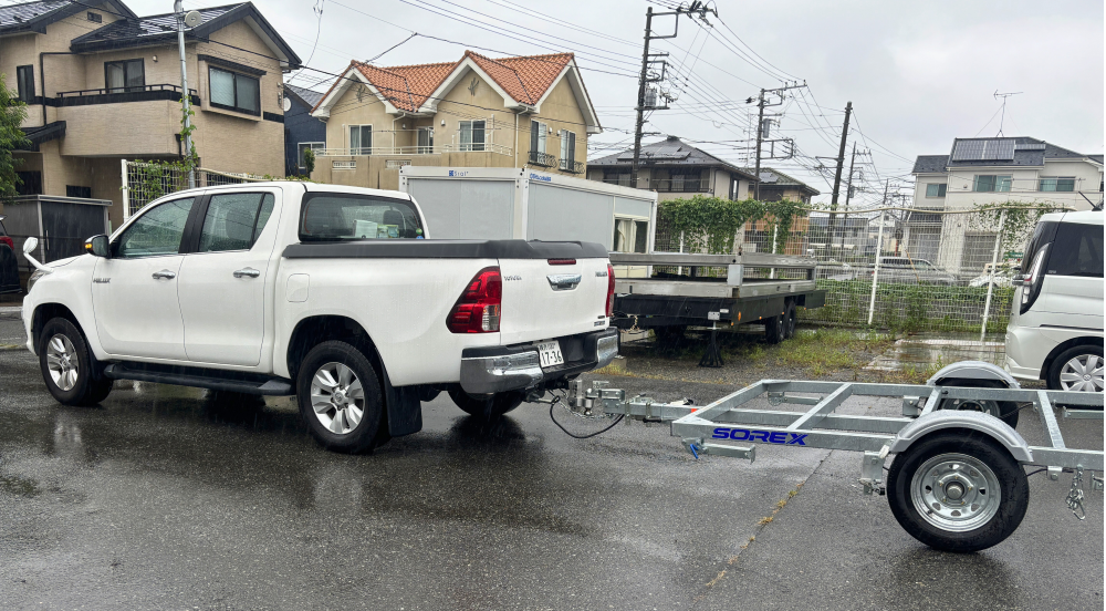 ハウスと車両を分けての搬入