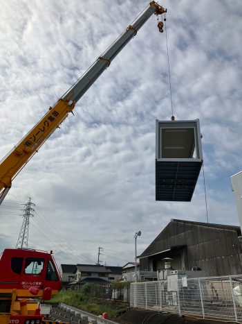 建築確認の要否は、設置条件や利用方法によって異なります。