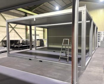 建物の強度を支える軽量形鋼。